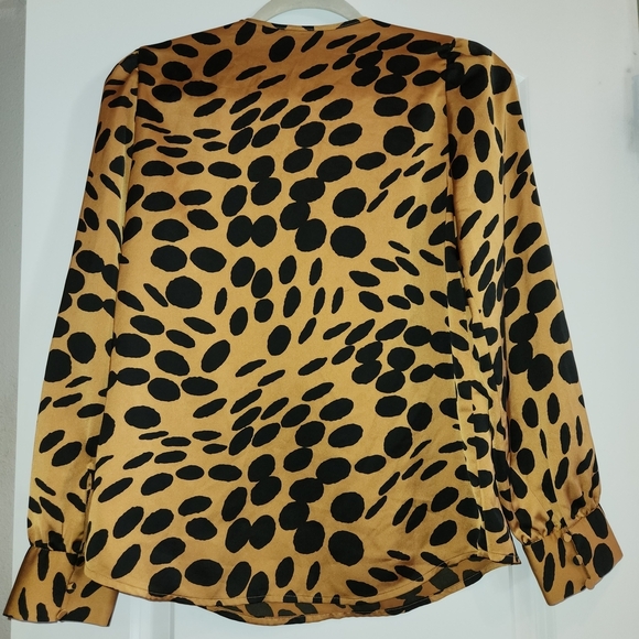 J Crew Size XS Womens Gold & Black Blouse Ruffles V Neck Covered Buttons at Cuff - Picture 2 of 11